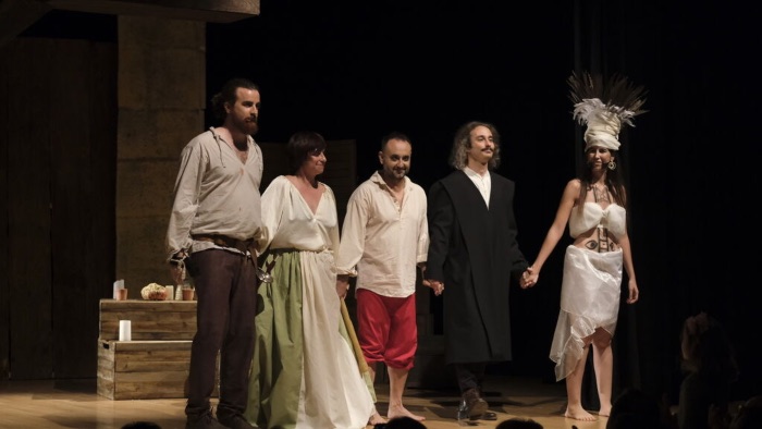 Amós Milton presenta Mar de Tierra con una obra de teatro